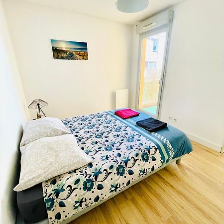 Appartement Avec Place De Parking Et Piscine Villefranche-sur-Saône Exterior foto