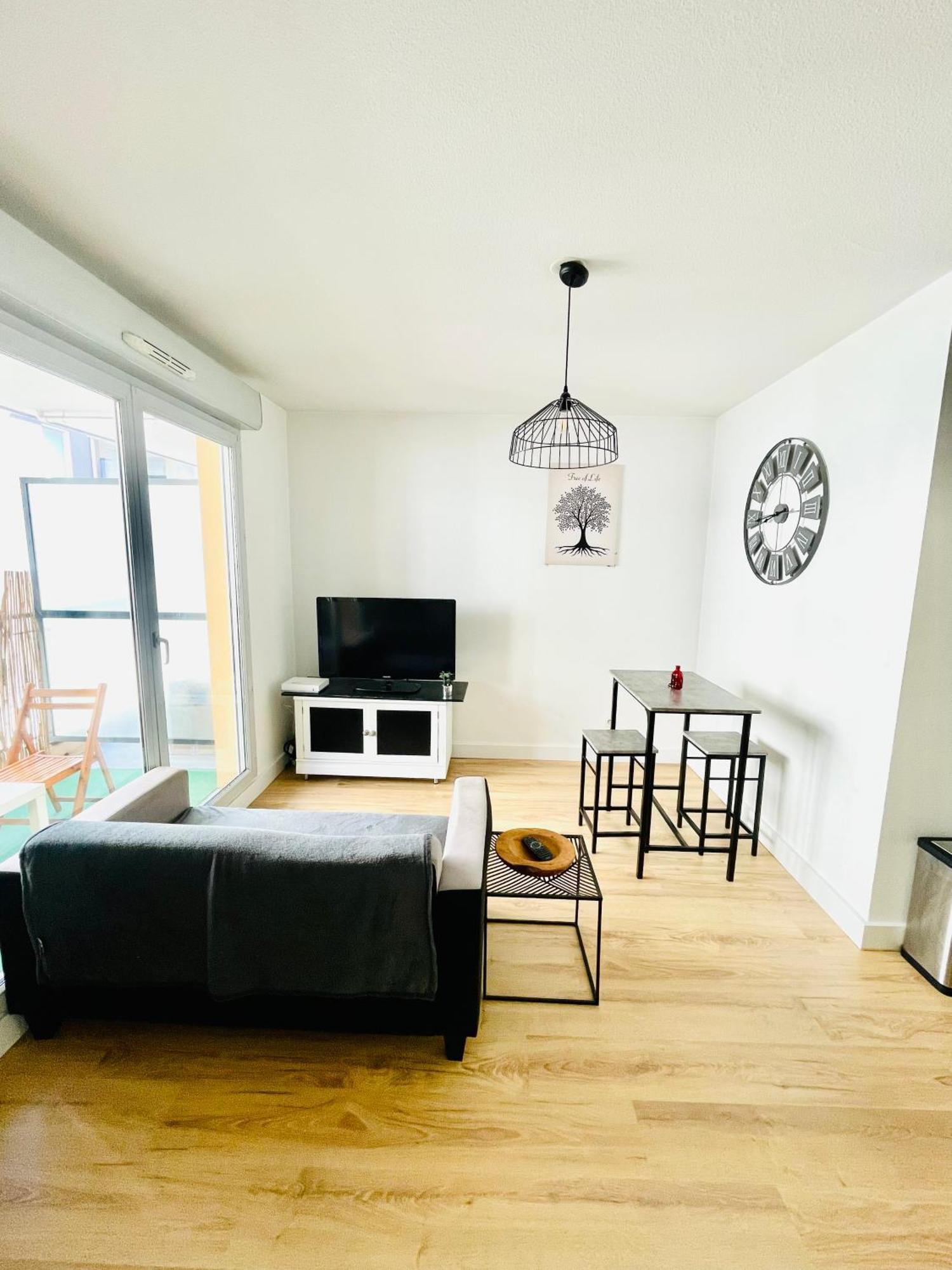 Appartement Avec Place De Parking Et Piscine Villefranche-sur-Saône Exterior foto